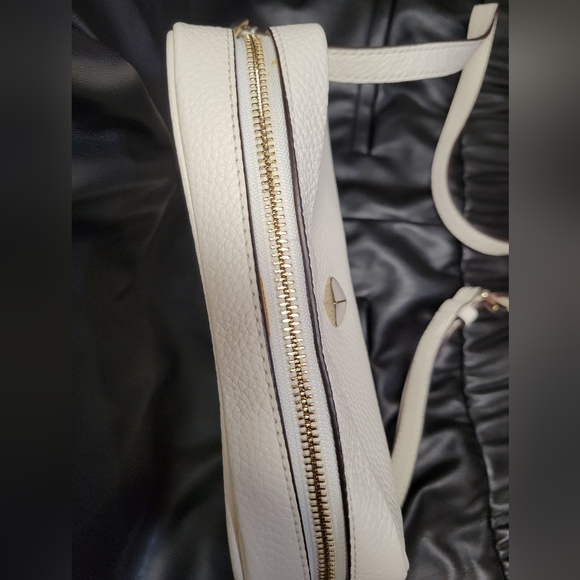 Kate Spade white textured crossbody bag - Picture 4 of 9